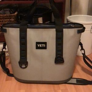 Yeti Hopper 30